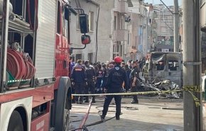 تركيا..تحطم طائرة في شارع بمدينة بورصة