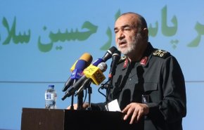 قائد الحرس الثوري يلقي خطابا في مراسم يوم القدس العالمي بطهران