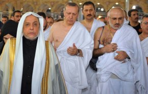 اردوغان يؤدي العمرة بعد لقائه قادة السعودية