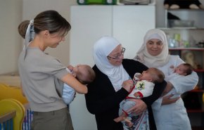 أسماء الأسد تزور مجمعا لرعاية الأطفال بريف دمشق