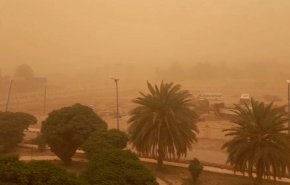 شاهد.. عاصفة غبارية شديدة تضرب دير الزور في سوريا 