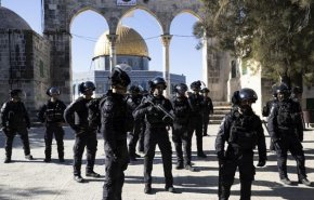بالفيديو.. اعتداء وحشي على الفلسطينيات على أبواب الأقصى