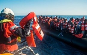 ليبيا: إنقاذ مهاجرين غير قانونيين غربي طرابلس