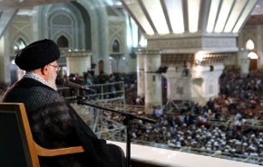 قائد الثورة الاسلامية يلقي كلمة في مرقد الامام الخميني