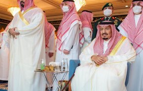 شاهد.. الملك السعودي يعود للمستشفی 