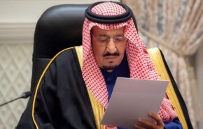 نجل الجبري يكذب البيانات الرسمية عن حالة الملك سلمان ويكشف الحقيقة