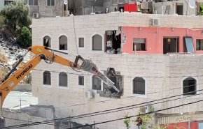 جرافات الاحتلال تهدم منزل عائلة الرجبي في سلوان + فيديو
