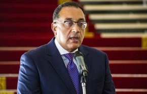 رئيس الوزراء المصري يصل تونس في أول زيارة منذ 4 سنوات
