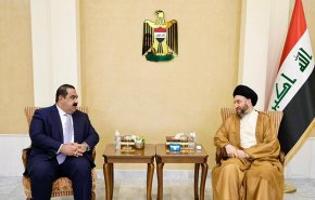 الحكيم يدعو للنظر بالمبادرات المطروحة لحل الأزمة السياسية