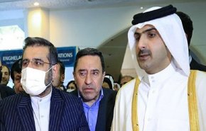 وزير الثقافة القطري يجتمع باسماعيلي ويتجول في معرض الكتاب الدولي