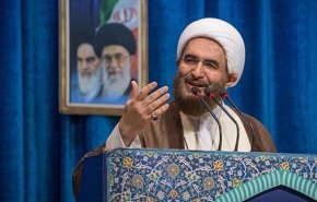 خطيب جمعة طهران: اعداؤنا كانوا ولايزالون يواصلون تدبير المؤامرات ضد وطننا ولايكفون عنا