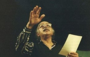 من هو الشاعر العراقي الراحل مظفر النواب؟