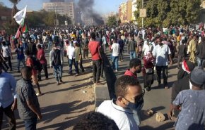 لجنة أطباء السودان تعلن مقتل متظاهر خلال الاحتجاجات في مدينة أم درمان


