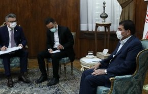 مخبر : 