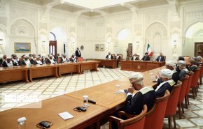 رئيسي يؤكد ضرورة ازالة المشاكل الجمركية للتبادل التجاري بين ايران وعمان