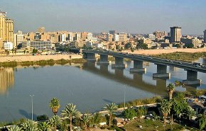 العراق.. استهداف قاعدة فيكتوريا وحراك سياسي لكسر الجمود الحالي