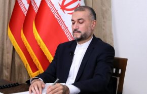 وزير الخارجية الايراني يبعث برسالة الى نظرائه بشأن العواصف الترابية

