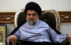 السيد الصدر يؤدي صلاة الشكر بعد التصويت على قانون تجريم التطبيع 