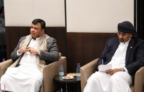أنباء عن اعتقال العليمي ووضع مسؤولين تحت الاقامة الجبرية في عدن