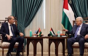 وزير الخارجية الاردني يلتقي محمود عباس في رام الله