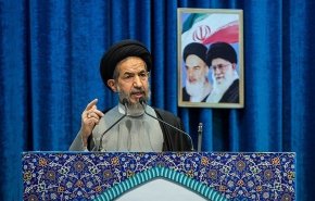 امام جمعة طهران المؤقت: الخروج من المازق الاقتصادي يتطلب تخطيطا بعيد المدى