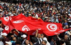 بدء محادثات في تونس حول دستور جديد وسط مقاطعة واسعة واحتجاجات في الشارع