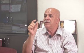 شاهد.. اكاديمي فلسطيني: انجازات ثورة الامام الخميني(رض) اجتازت الحدود الجغرافية
