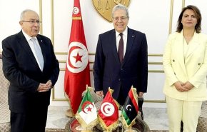 وزير خارجية تونسي يستقبل نظيريه الجزائري والليبي

