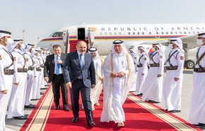 رئيس وزراء أرمينيا يصل العاصمة القطرية