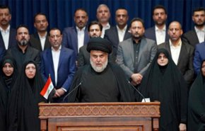 الصدر يدعو نواب كتلته وقيادات التيار لاجتماع عاجل في الحنانة