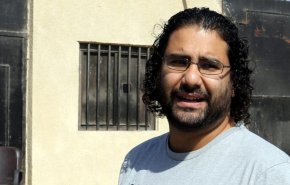 شقيقة الناشط المصري المعتقل علاء عبد الفتاح تضرب عن الطعام