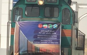 طهران تستقبل اول قطار حاويات الترانزيت الى تركيا