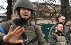 زيلينسكي يزور الجبهة الجنوبية مع احتدام القتال في دونباس شرقا