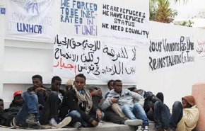 الأمن التونسي يفضّ بالقوة اعتصاماً للاجئين وطالبي لجوء
