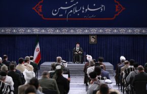 قائد الثورة الاسلامیة: اعداء إيران والإسلام يلجأون اليوم إلى الحرب الناعمة