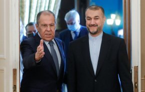 شاهد.. وزير الخارجية الروسي يبدأ زيارة لإيران تستمر يومين 