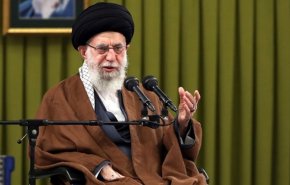 قائد الثورة: العدو عقد الآمال على نقاط الضعف‌ الا انه عاد خائبا على الدوام