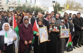 طولكرم.. وقفة دعم الأسرى المرضى والمضربين عن الطعام