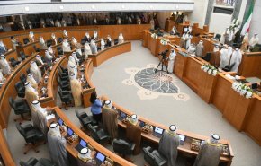 أنباء عن تشكيل حكومة كويتية مصغرة قبل الانتخابات