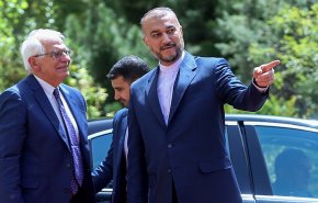 ايران: علی امريكا ان تختار احدی المطلبين.. 