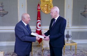 شاهد.. ماذا وراء تعديل مشروع الدستور التونسي الجديد؟