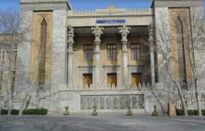 ايران ترد علی مزاعم أميركا وتلتزم بالحوار مع الجيران