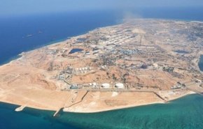 قائد سلاح البحر في الحرس الثوري يزور الجزر الايرانية الثلاث في الخليج الفارسي