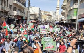 تجمع أردني يطالب بمقاطعة الشركات المطبعة مع 