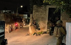 شاهد المقاومة الفلسطينية تتصدى بالرصاص لجنود الاحتلال في نابلس