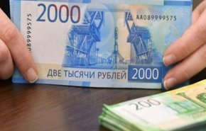 ايران تتيح للمصدرين طرح عملة الروبل نقدا في سوق الصرف
