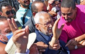 بدء استجواب الغنوشي ووقفة أمام المحكمة تنديداً بمحاكمته