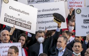محامو تونس يرفضون دستور الرئيس سعيّد لهذا السبب..