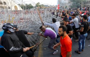الكاظمي يدعو المتظاهرين الى الانسحاب من المنطقة الخضراء فوراً