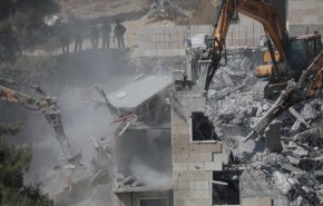 الاحتلال يجري عمليات الهدم والمصادرة في الضفة والقدس..36 مدرسة مهددة بالهدم